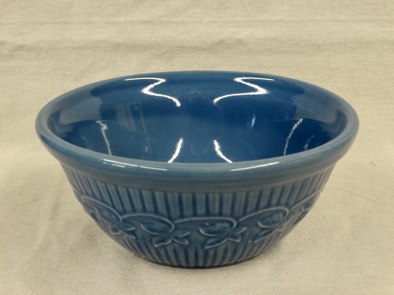 VINTAGE MONMOUTH STONEWARE MIXING BOWL BLUE RIBBED WITH IVY MAPLE LEAF USA *HTF!