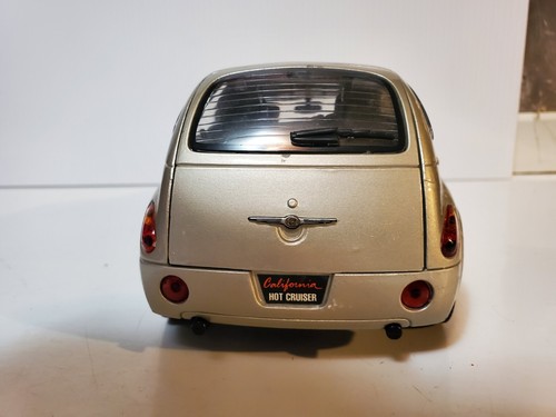 Auto Art Models 2001 Chrysler GT Cruiser 1:18 Scale Diecast Car California - Picture 12 of 13