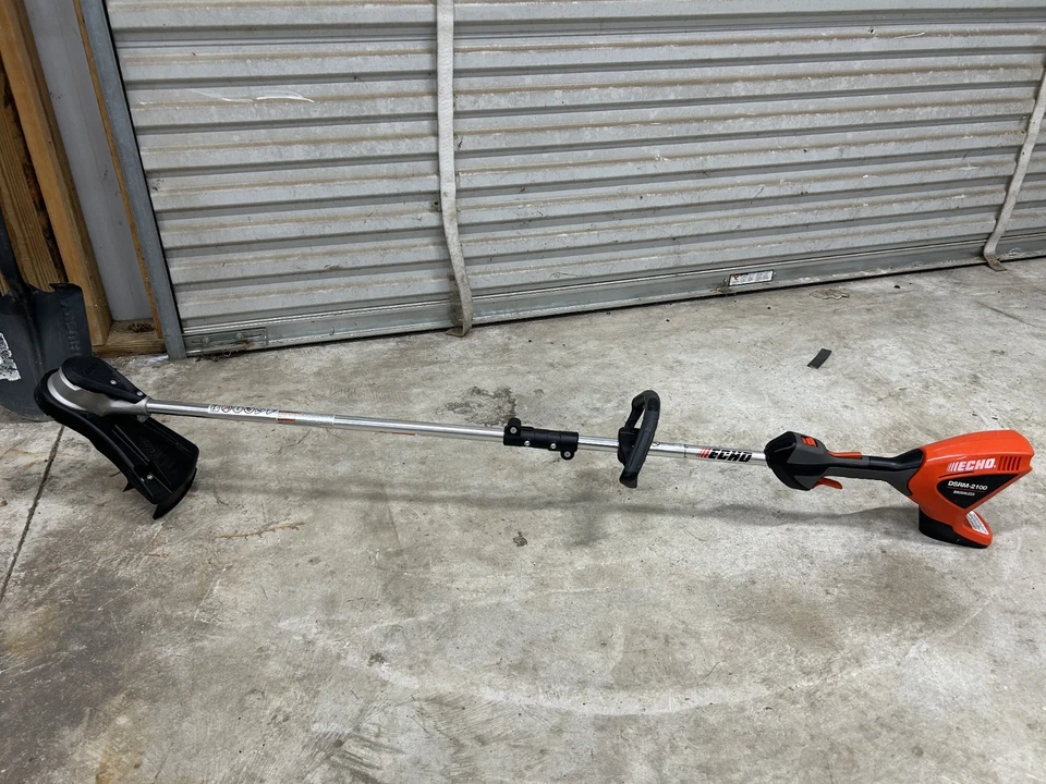 Recortadora de cuerda sin escobillas Echo DSRM2100 eFORCE 56V 16" con cargador (solo herramienta) Foto 2 de 2