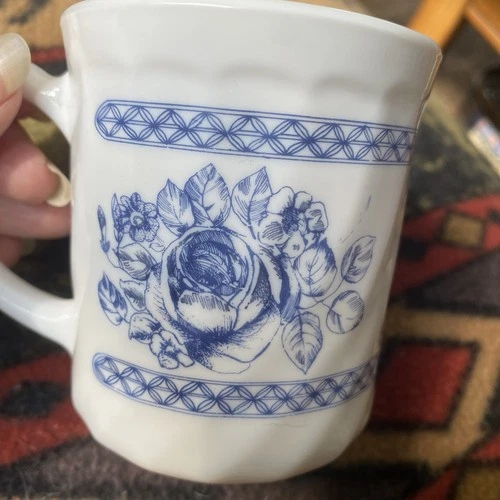Vtg Milk Glass ARCOPAL France Honorine Tea Coffee Mug White and Blue Floral Cup