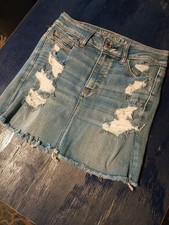 American Eagle Distressed Denim Mini Skirt Next Level Stretch Medium Wash Size 4