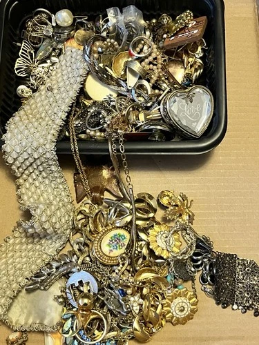Vtg 2.5 Lbs. Jewelry Mixed Lot Gold Tone Costume Earrings, Rings, Necklace