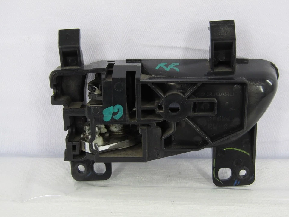 Оригинальная задняя правая внутренняя дверная ручка со стороны пассажира для Subaru Outback 2010-2014 годов выпуска - Изображение 2 из 4