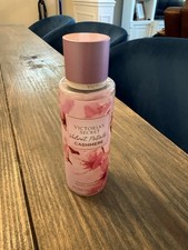 Victoria  s Secret Velvet Petals Cashmere 8.4oz Fragrance Mist