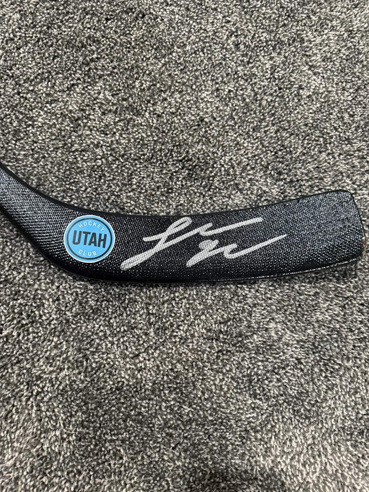 洛根·库利 犹他州猛犸俱乐部亲笔签名签名 f/s 曲棍球棒 正品证书证明 — 第 2/3 张图片