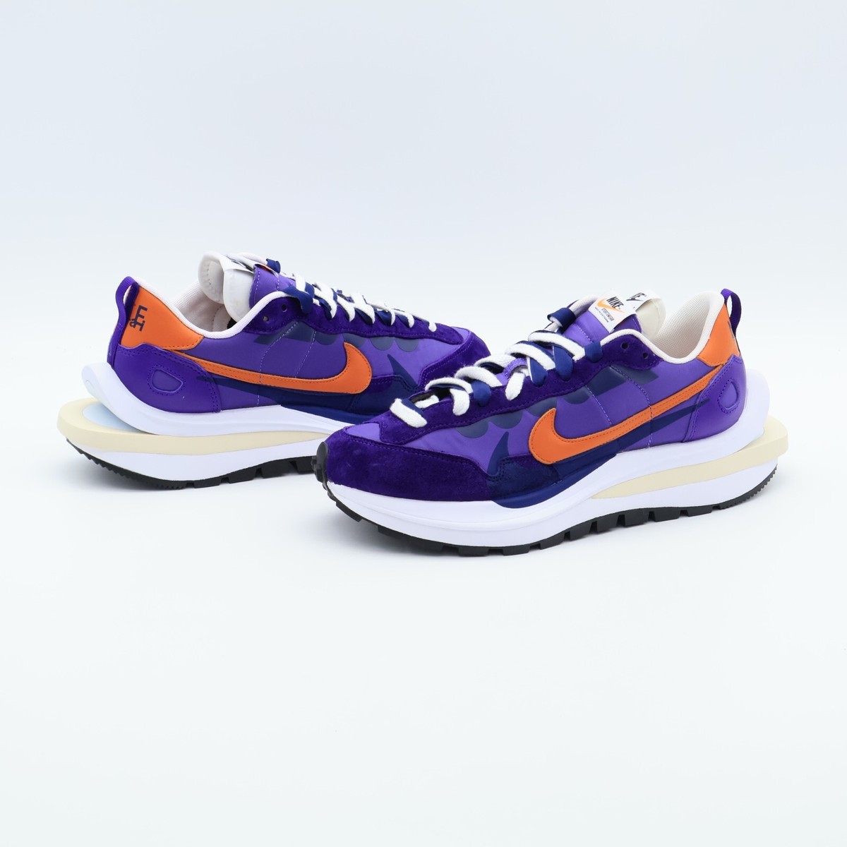 DD1875-500 Nike Vaporwaffle sacai Dark Iris Purple Orange White