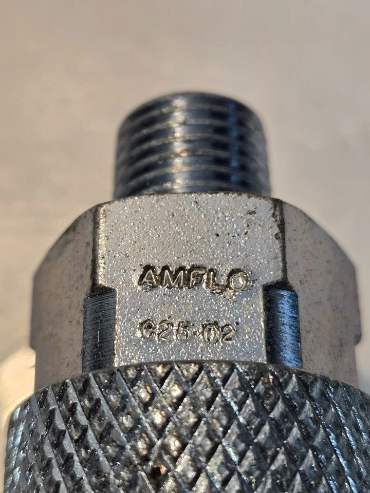 13 Quantity of Amflo C25-02 3/8" Quick Connect Couplers 1/4" NPT (13 Quantity) - Image 2 of 4