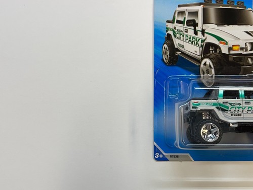 2010 HOT WHEELS HW CITY WORKS HUMMER H2 #5/10 WITH FACTORY STICKER LOT OF 2 - Picture 4 of 11