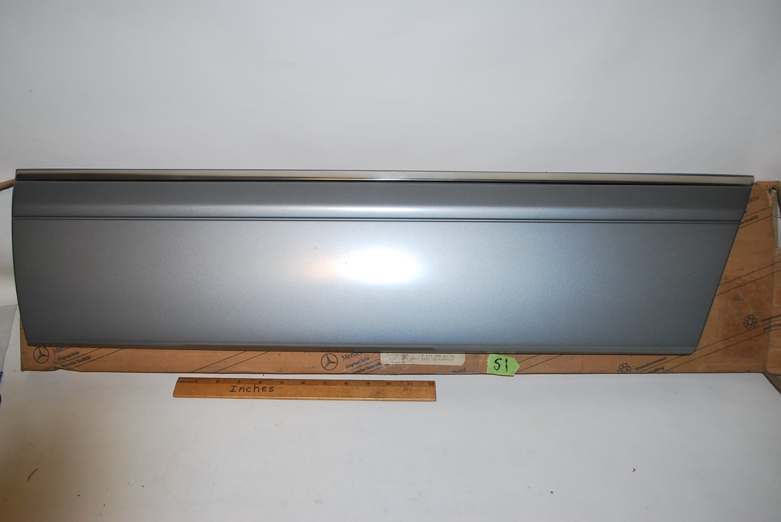 Mercedes Left Rear Door Bottom Trim Assembly 126 Long Body Part A126