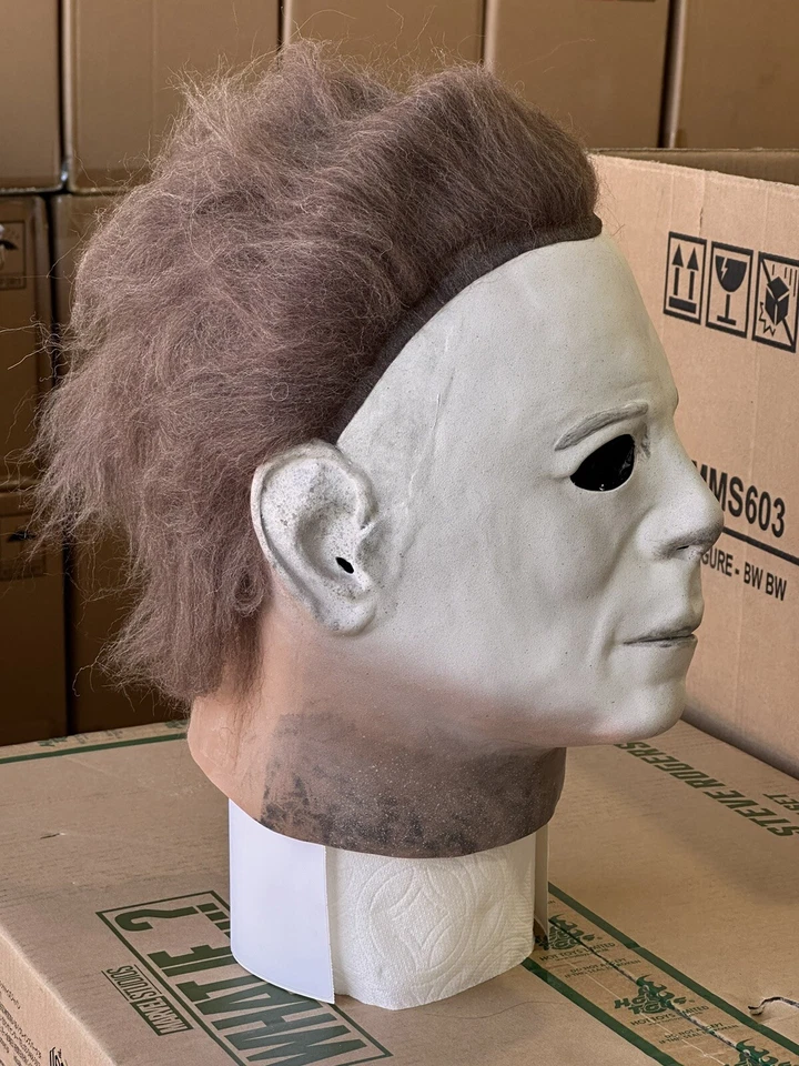Michael Myers Halloween 1978 Deluxe Mask Licensed Trick or Treat Studios - Image 4 of 4