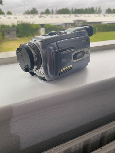 Sony Digital Handycam DCR-TRV75E Camcorder Bundle with Lenses, Accessories & Box - Picture 2 of 20