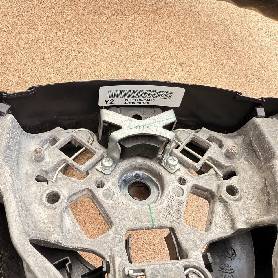 2014-2019 NISSAN VERSA DRIVER LEFT STEERING WHEEL OEM 48430-9KK0A. Foto 3 de 4