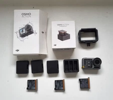 DJI Osmo Action Camera 1st Gen + Charging Kit Battery Pack - Excellent Condition