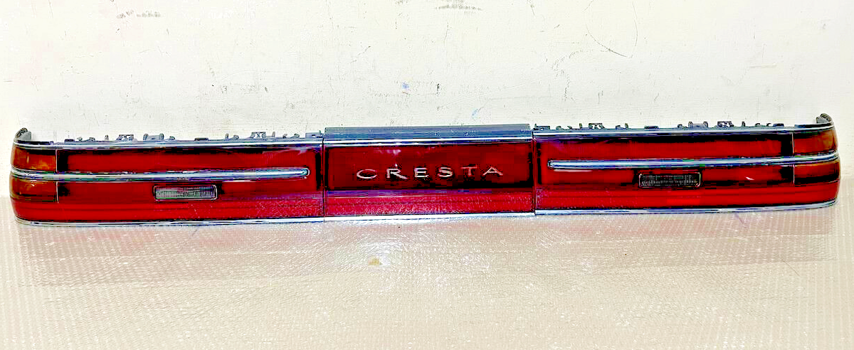 Toyota Cresta GX80 GX81 Tail Light Lamp Set With Center Toyota Cresta GX80 GX81 Tail Light Lamp Set With Center