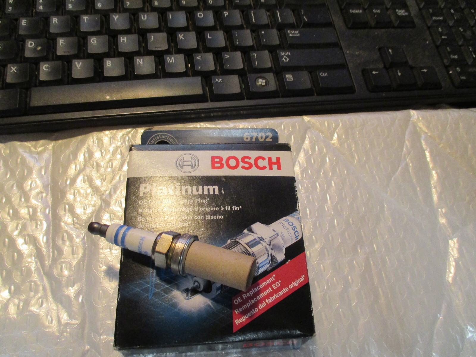 Pack Of Four 4 Bosch Platinum 6702, Plugs, New Condition