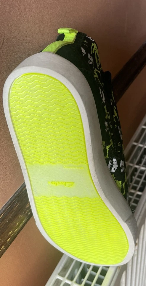 Botas Clarks Club Pop Boys negras combinadas de gamuza/textil talla UK 3 G EUR 35,5. Foto 4 de 4