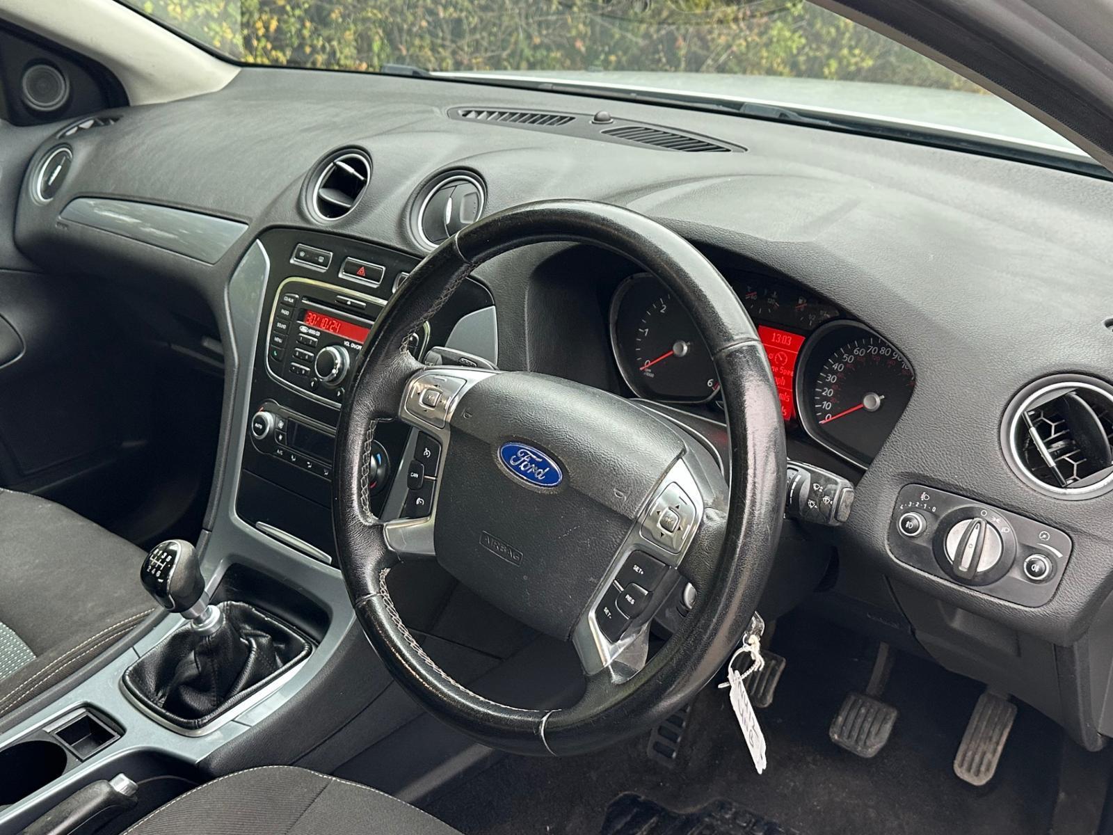 2012 Ford Mondeo 1.6 TDCi Eco Zetec 5dr [Start Stop] HATCHBACK Diesel Manual - Image 9