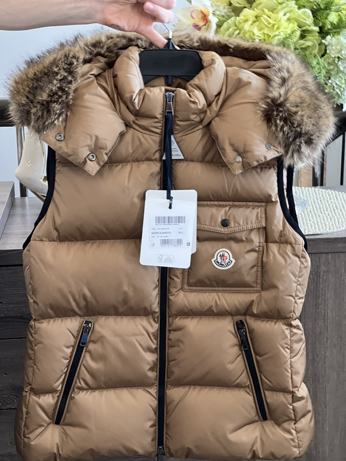 NEW 2023 MONCLER Bairon Down Gilet Vest Brown Slin fit Size 4 , US (8-10)