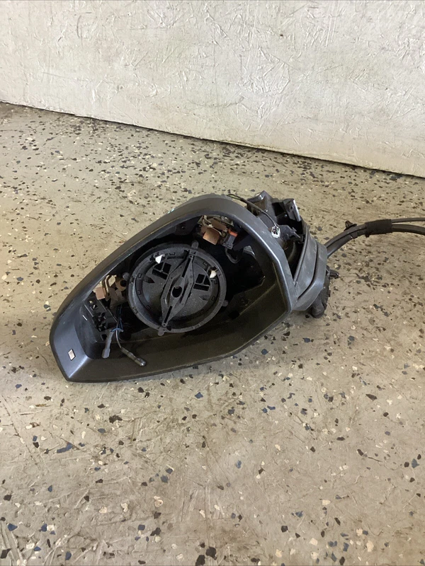 2017 2018 2019 AUDI A4 Driver Side MIRROR TURN SIGNAL Used OEM