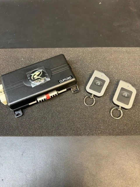 Clifford 4203X Remote Start with Responder One Button 2-Way Remote - Image 2 of 4