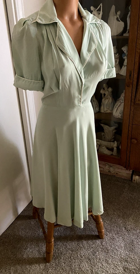 VTG 40s STYLE THE YOUNG EDWARDIAN PRIVATE COLLECTION GREEN W/ PIPING DRESS SZ S - Image 3 of 4