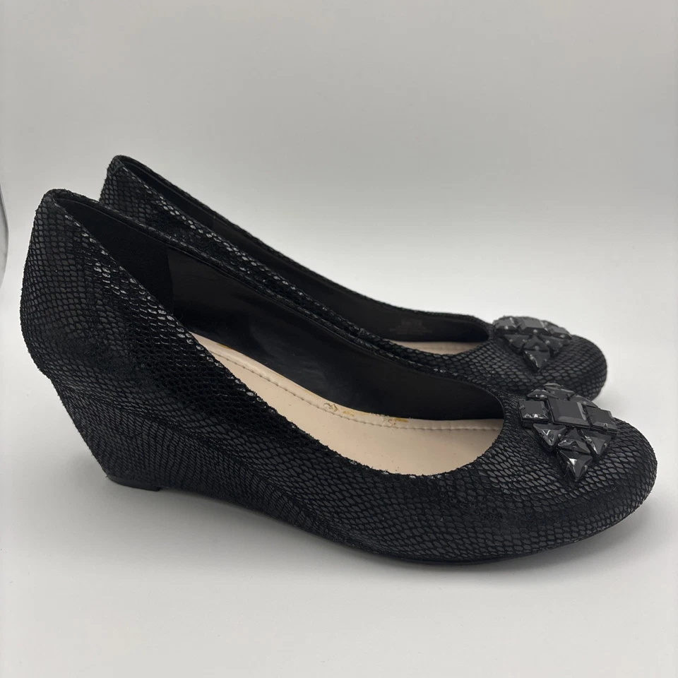 BCBGeneration Treese Women’s Size 8 B Black Reptile Beaded Round Toe Wedge - Image 4 of 4