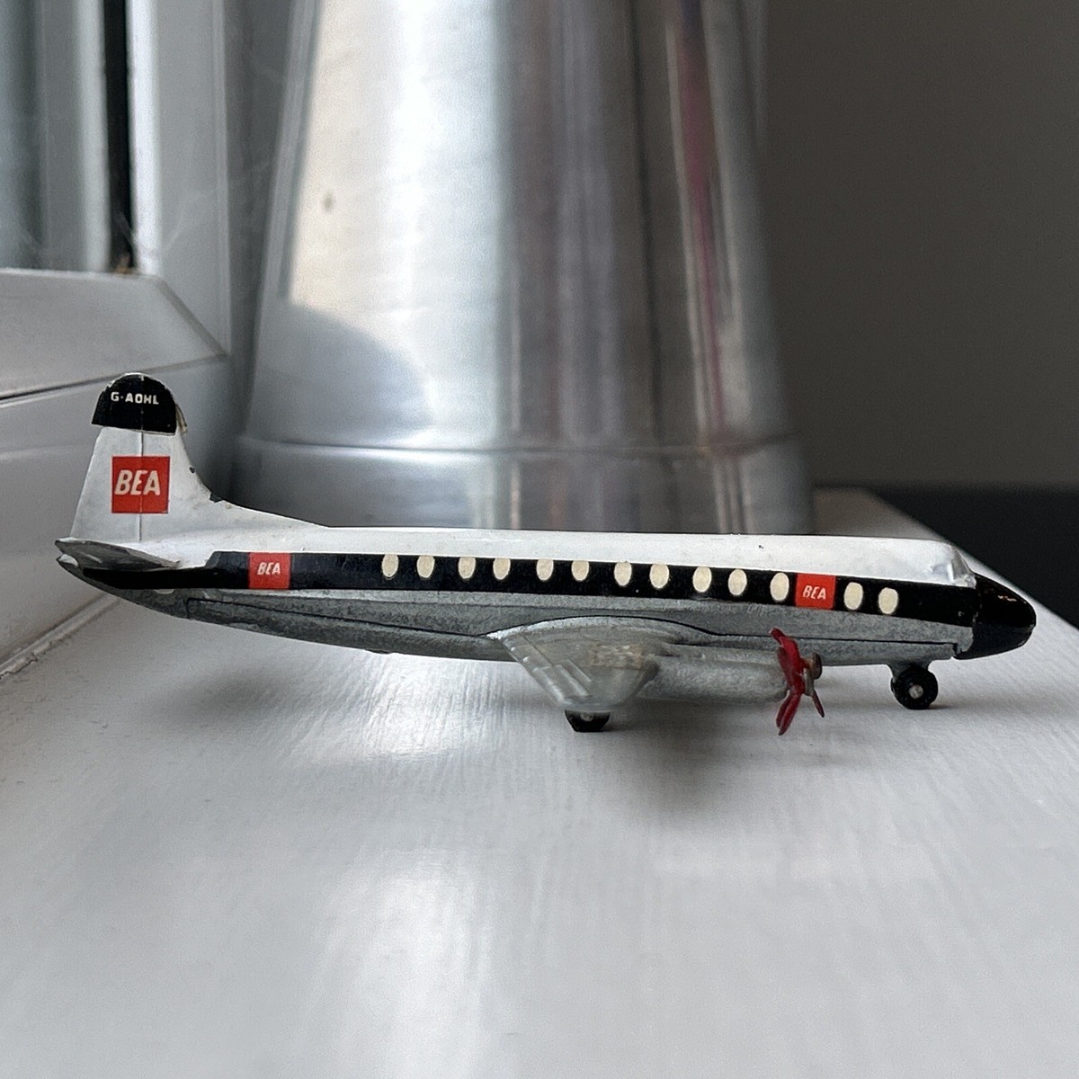 Nicky Toys Dinky India Avion 1/200 - Vickers Viscount 800 British Midland