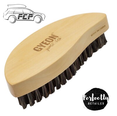 Gyeon Q2M LeatherBrush - Natürliche, sichere Bürste mit ergonomischem Griff