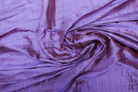 Soie Plissée Pin Violet pour Mariages et Cérémonies Élégantes