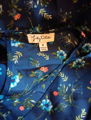 NWT womens Lily White blouse Size M Blue Pink Floral Casual shirt V neck Top - Picture 6 of 6