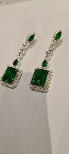 Emerald drop Earrings - Picture 2 of 4