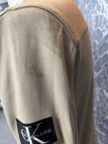 Calvin Klein Monogram Crew Neck Long Sleeved Sweatshirt - Medium (RefB7-18) - Picture 3 of 3