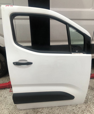 Citroen Berlingo Tür vorne OS rechts Fahrerseite in weiß EWP 2019 K9 s73