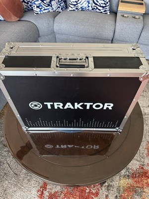 Native Instruments Traktor Kontrol S4 MK2+Case Pro DJ Controller 4