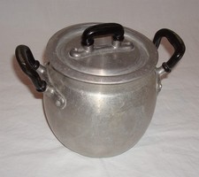 Creative Playthings child's play cookware aluminum pot with lid 1970s 