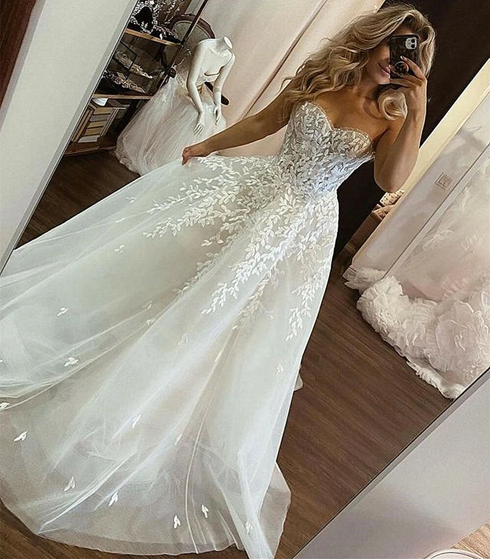 Strapless Sweetheart Neckline Princess Tulle Wedding Dress