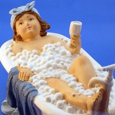 Dicke erotische Badenixe in Badewanne mollige Badelady Badefrau Dicke Nana LEA