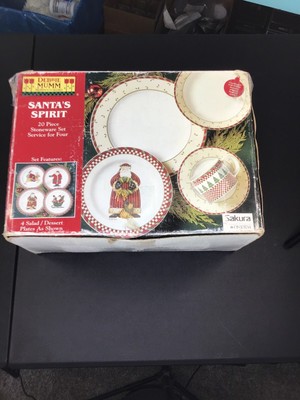 VTG Debbie Mumm Santa s Spirit 20 PCS, 5 PC Place Settings For 4 , Stoneware