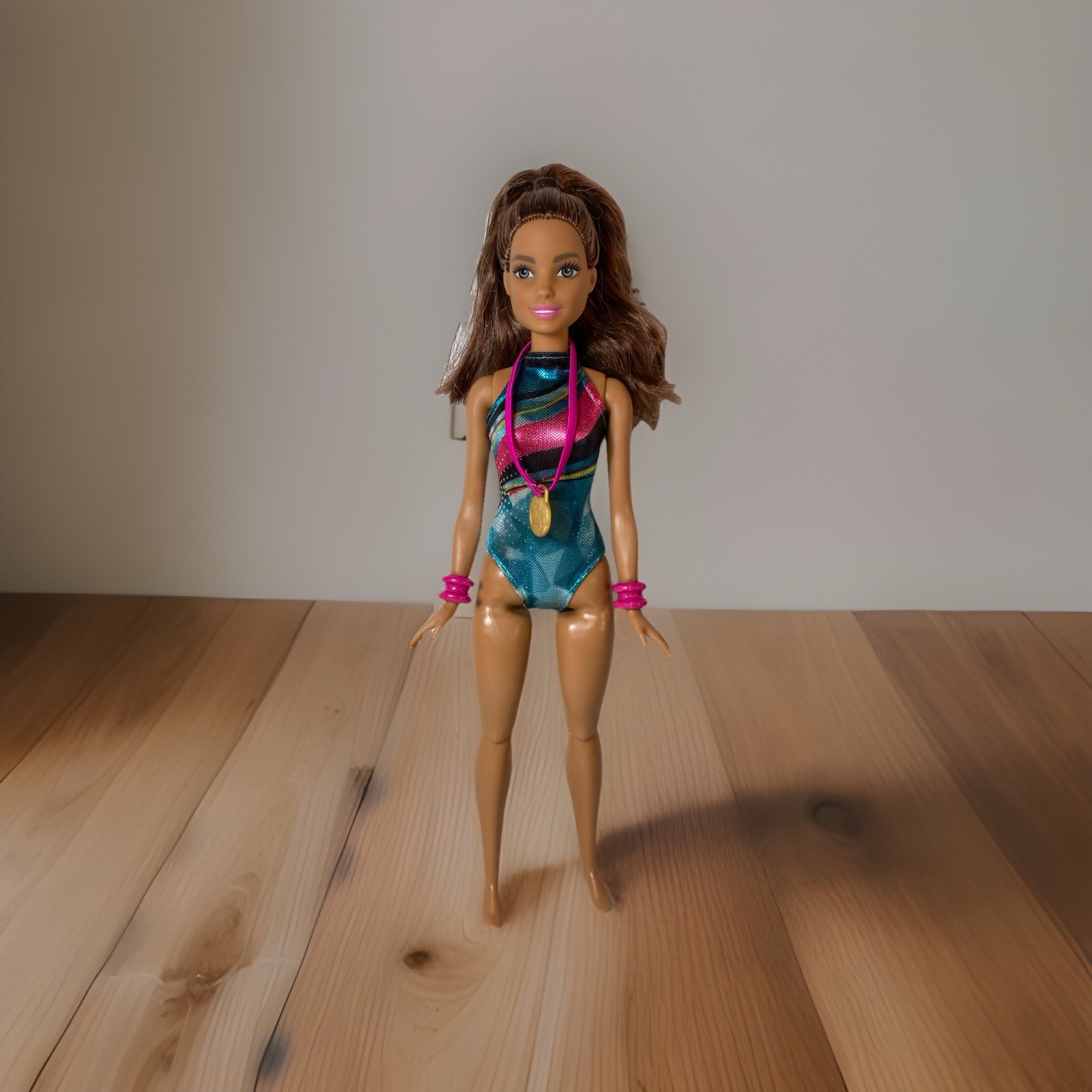 Mattel - Barbie Dream House Adventures - Teresa Spin &lsquo;n Twirl Gymnast Doll READ