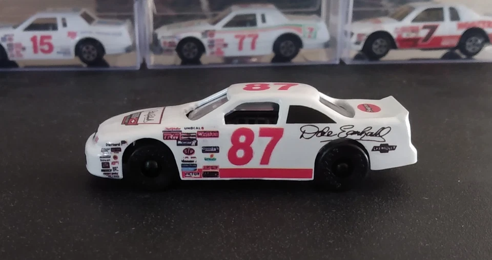 Chevrolet Lumina vintage Ertl 1/64 NASCAR #87 Dale Earnhardt Foto 3 de 4