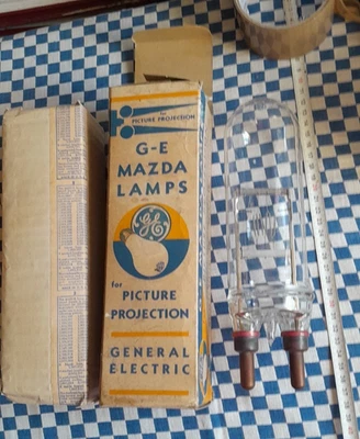 G.E madza lamps for picture projection 115v  - Photo 1/4