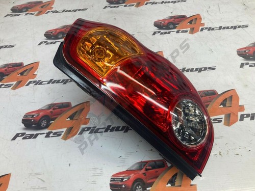 Fanale posteriore lato guida Mitsubishi L200 KB4 2006-2015 8330A156 nuovo - Foto 3 di 8