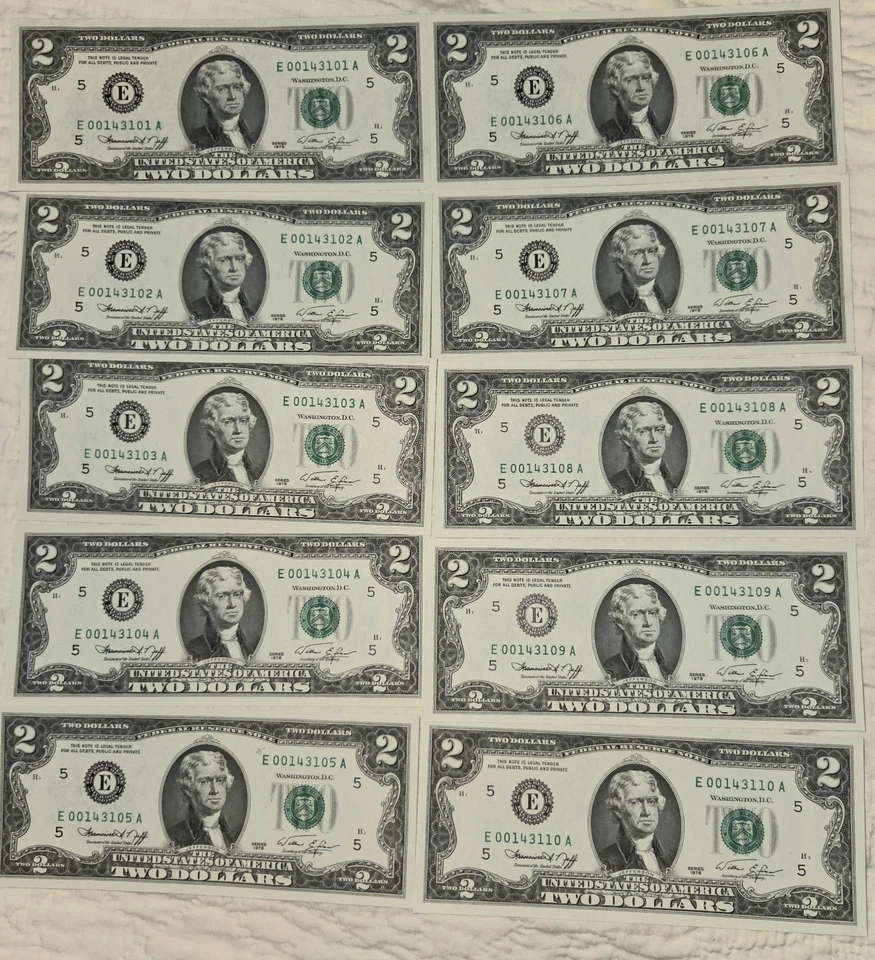 1976 $2.00 Uncirculated Bills Pristine Condition and CONSECUTIVE MINT SET - Image 2 of 4