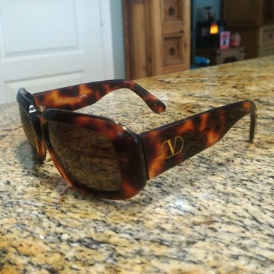 Valentino Brown Tortoise Rectangular Sunglasses 35063403_66789496_600.jpg main image 3