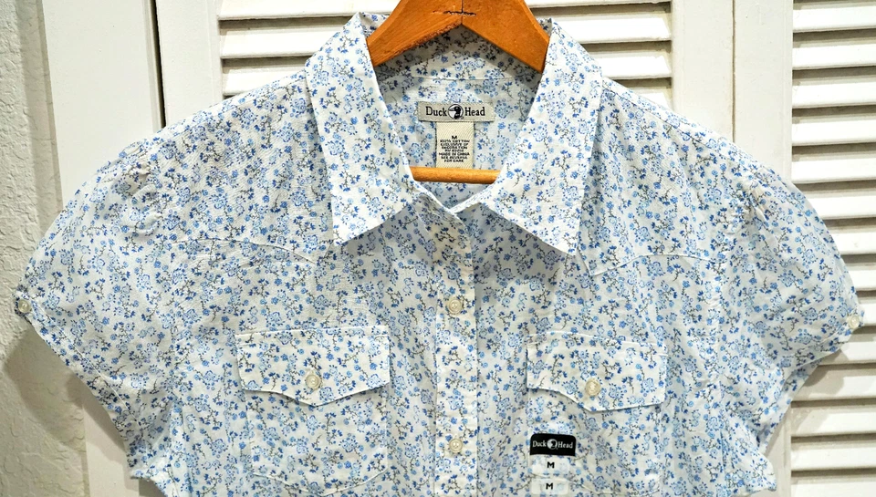 Camisa feminina Duck Head floral 100% algodão nova em folha tamanho médio - Imagem 2 de 4