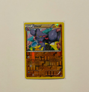 Gliscor 37/108 - Roaring Skies - Reverse Holo Pokemon Card Excellent Condition