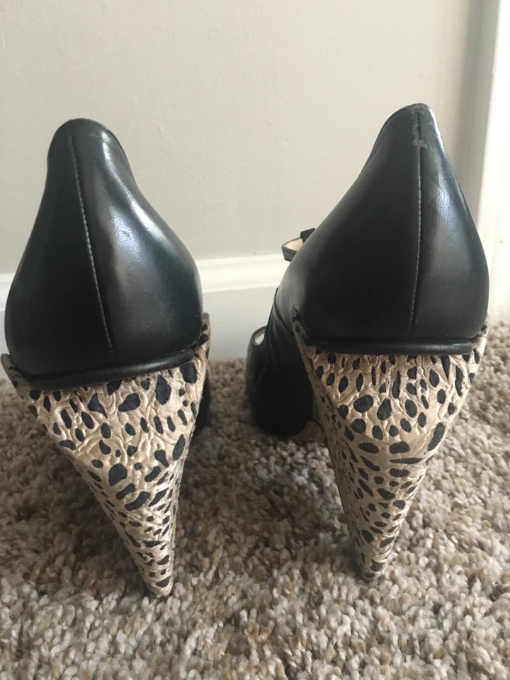 Zapatos de salón Mary Jane Nicholas Kirkwood negros esculpidos con cuña punta abierta talla 39 $795 Foto 3 de 4