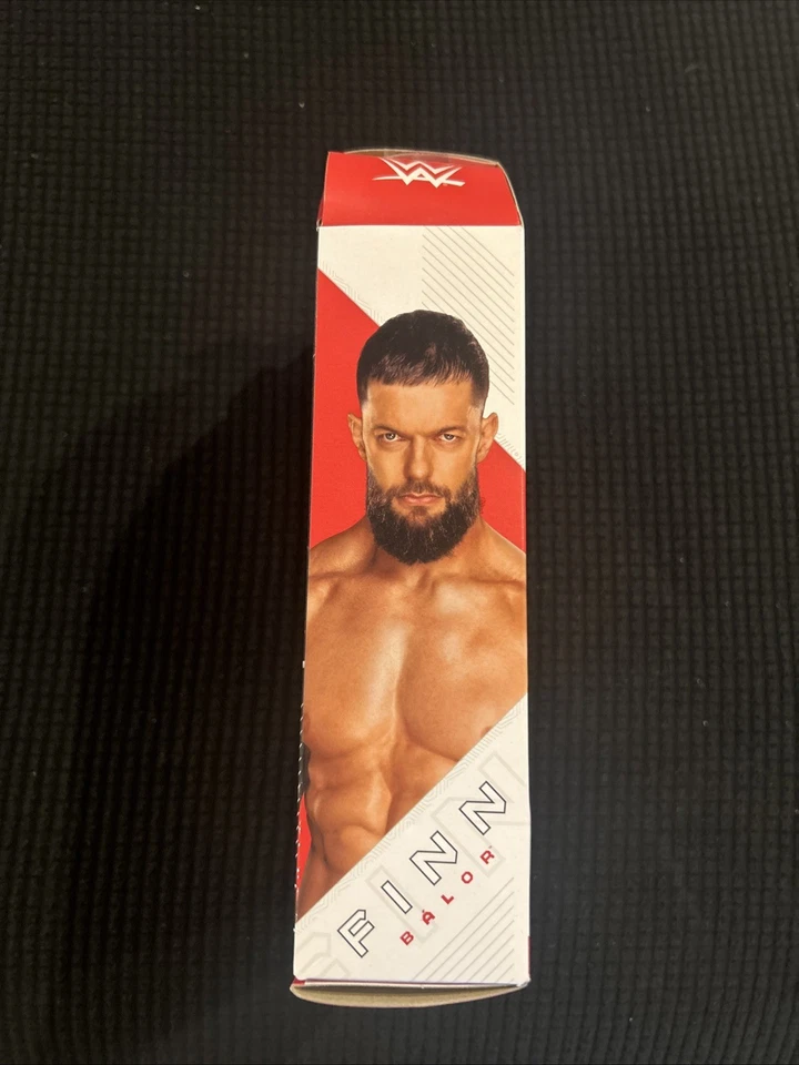 Figura WWE Mattel Ultimate Edition Series 24 2024 Finn Balor Chase Edition Foto 3 de 4