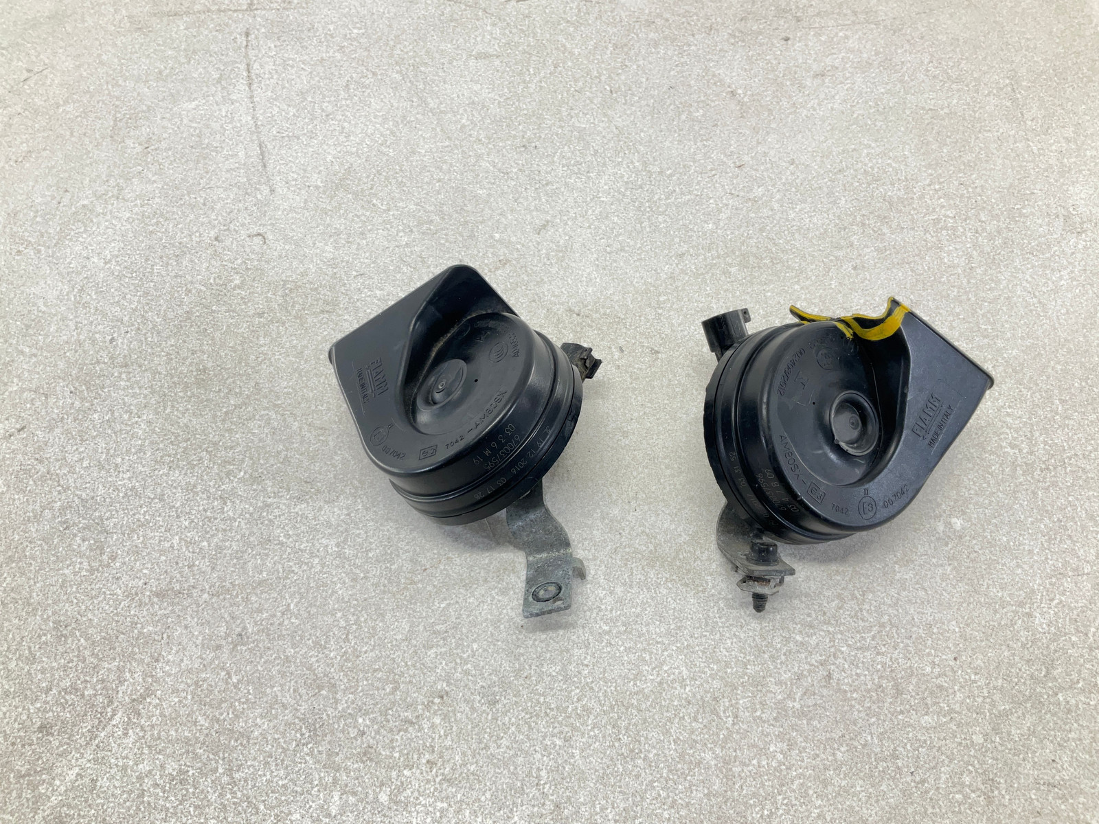 17-20 MASERATI Levante High & Low Note Signal Horn