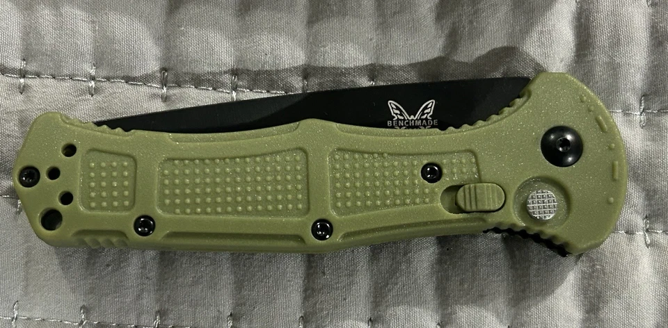 Cuchillo clon hecho en banco  Foto 3 de 4